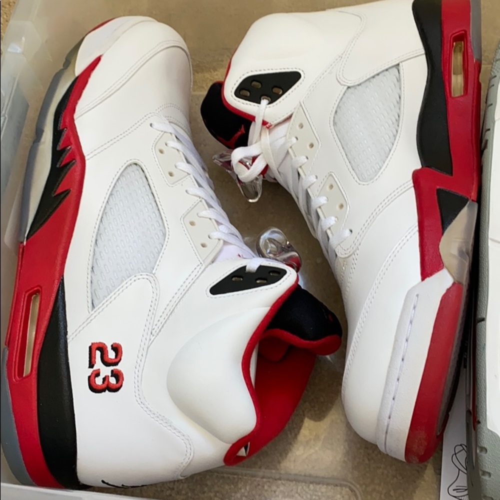 Jordan 5 Red white black DS OG 2015